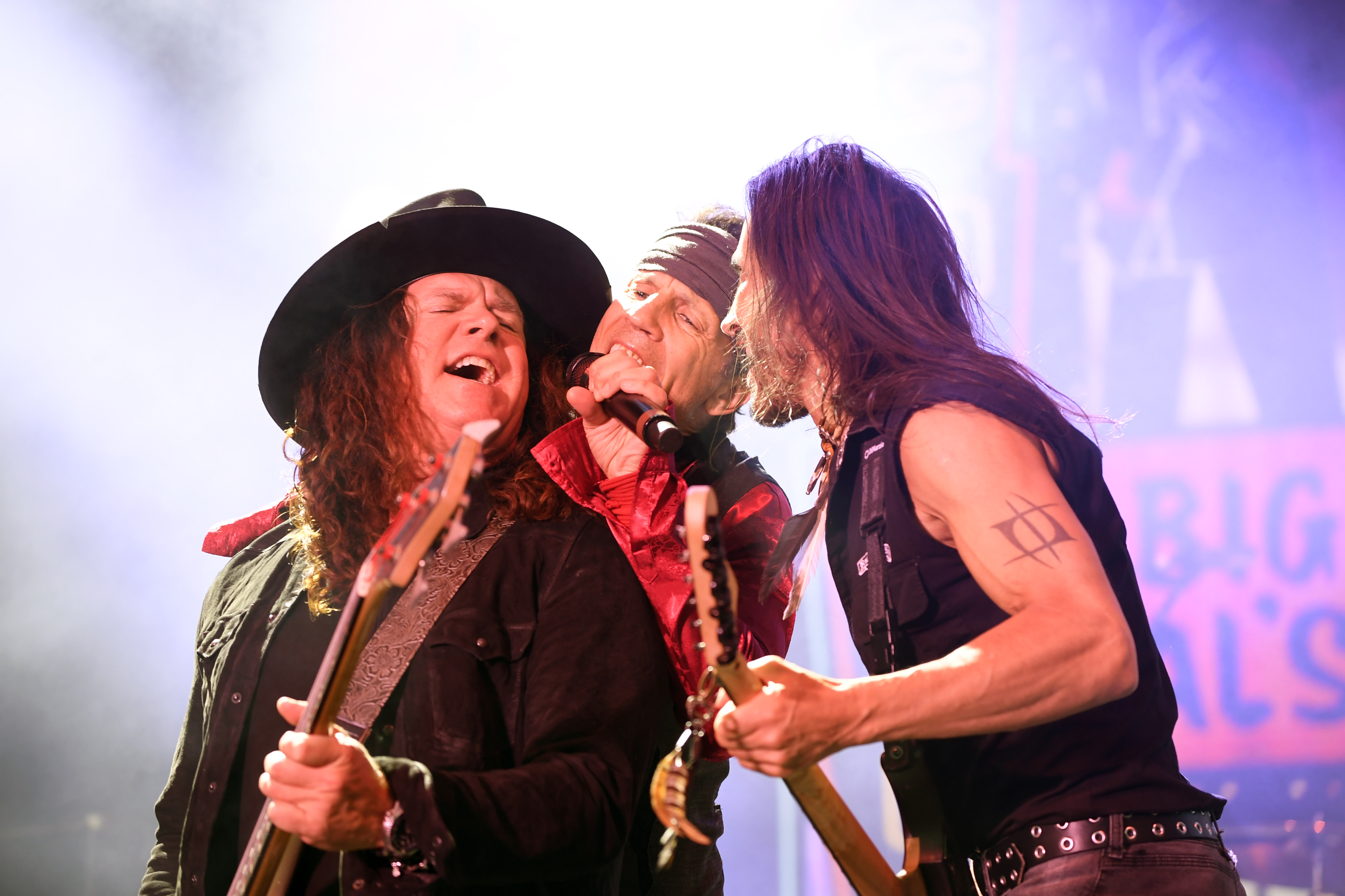 Extreme live at Halifax Piece Hall